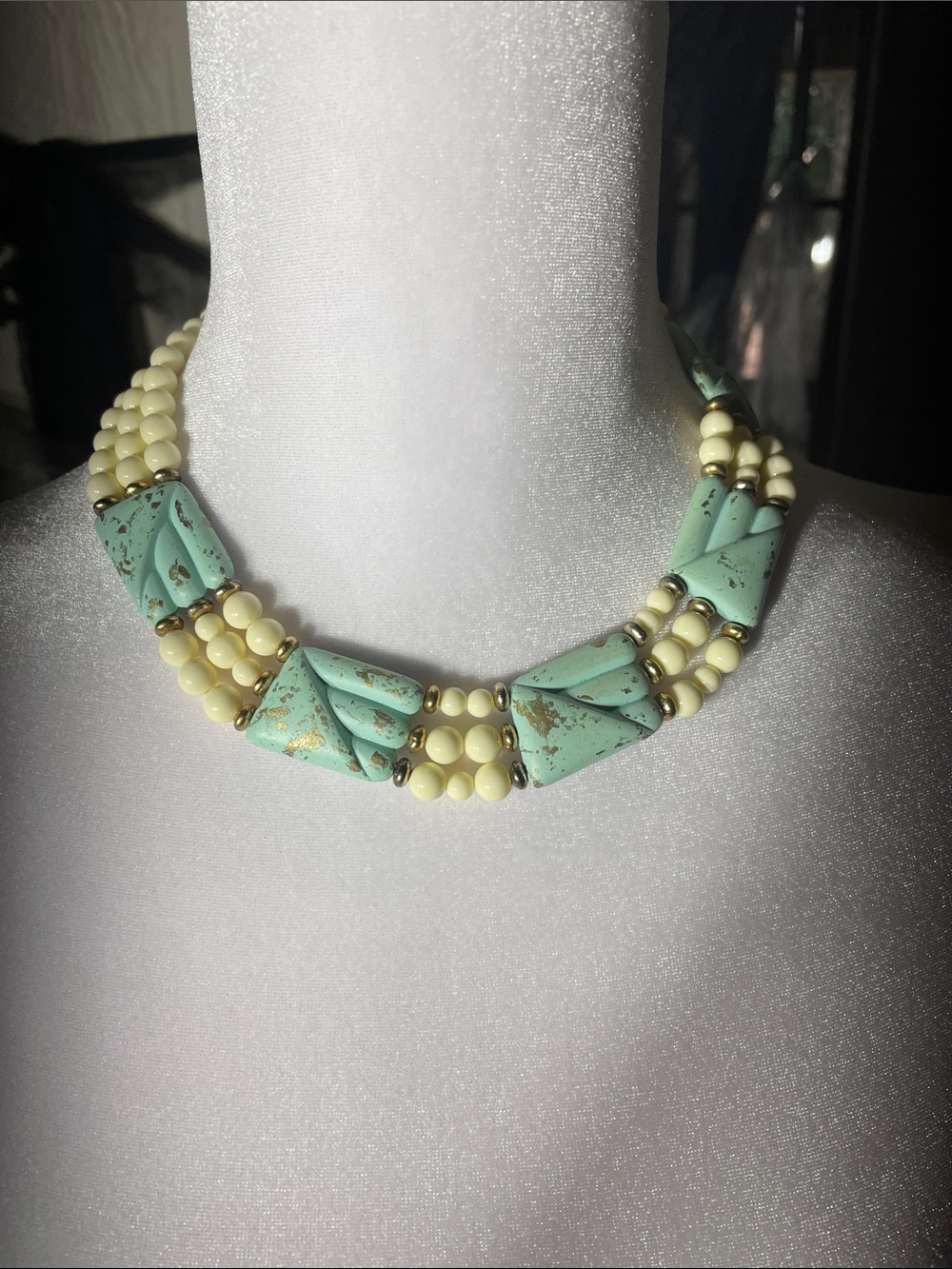 Gold-Fleck Mint & Cream Beaded Collar Necklace
